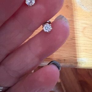 Elegant crystal Silver Stud Earrings